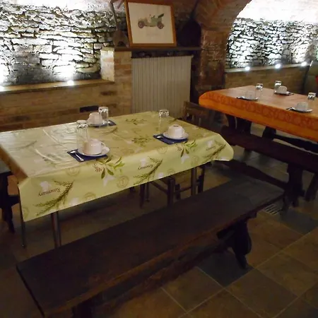 Farmház Agriturismo Schlin Farigliano